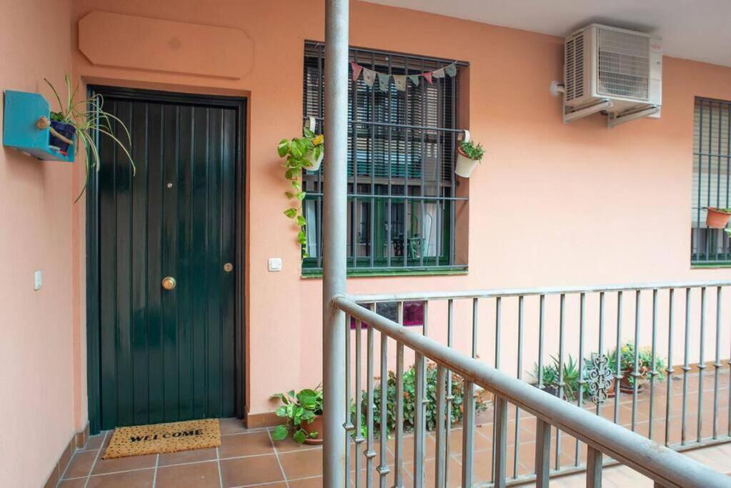 A19 Brand New By Triana Bridge Apartment